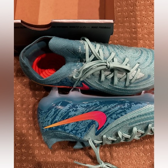 Nike Luna phantom soccer cleats - Picture 4 of 7